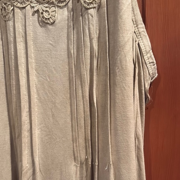 POL Tan Sleeveless Dress with Lace Detail - Picture 4 of 8